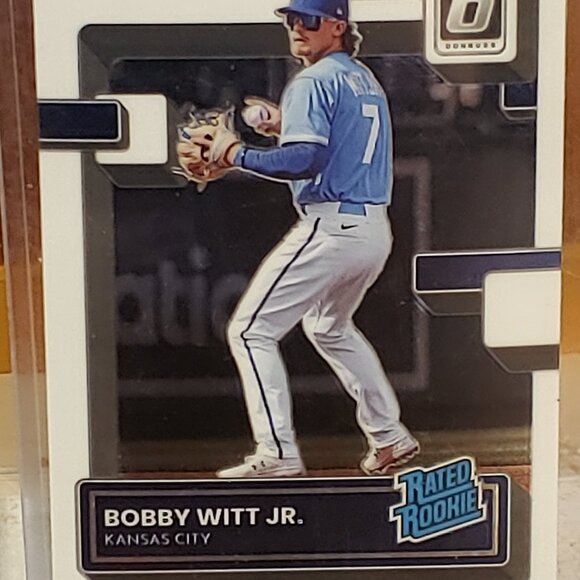 "The Curveball Case: A Collector's Gamble"-Baseball Sports Card Mystery Packs - Picture 2 of 16